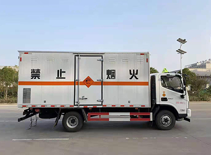 巴青爆破器材运输车
